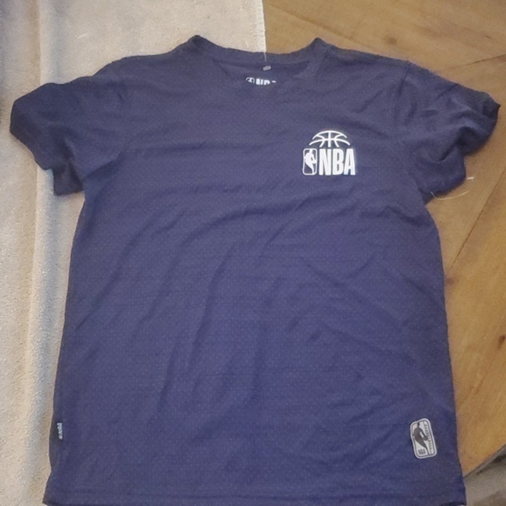 🐻    NBA shirt Size M (10/12)